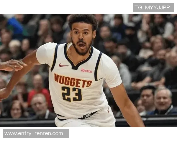 卡梅隆约翰逊上半场状态低迷仅得5分球队需寻找更好进攻节奏